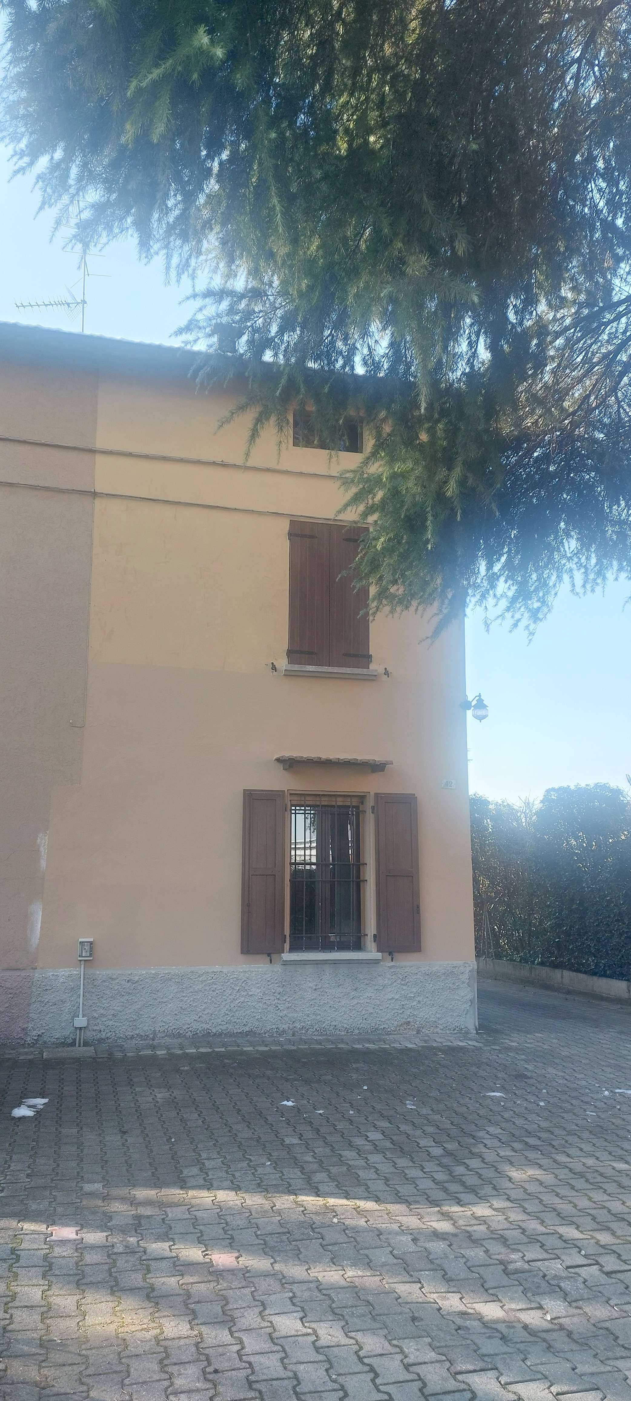 BOLOGNA Villetta bifamiliare in vendita in Via Persicetana